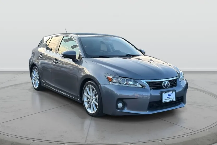 2013 Lexus CT 200h photo 1