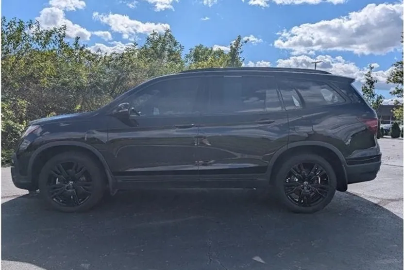 2022 Honda Pilot Black Edition photo 1