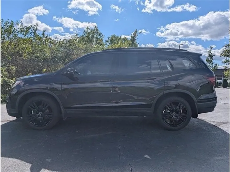 2022 Honda Pilot Black Edition photo 1