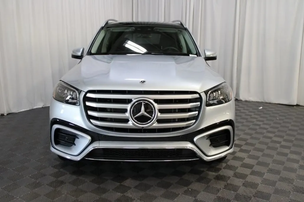 2026 Mercedes Benz GLS 450 4MATIC photo 1