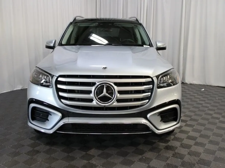 2026 Mercedes Benz GLS 450 4MATIC photo 1