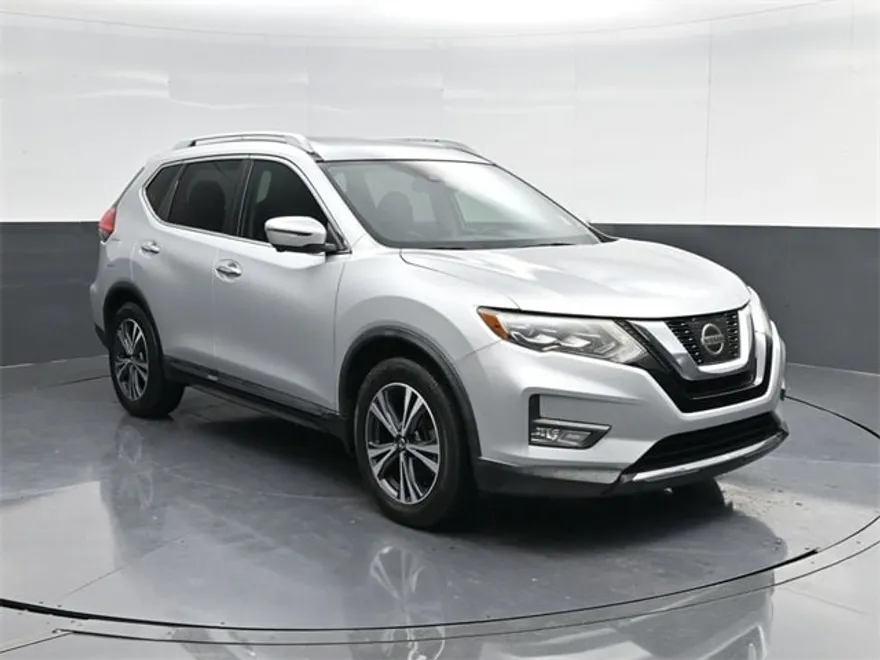 2017 Nissan Rogue SL photo 1