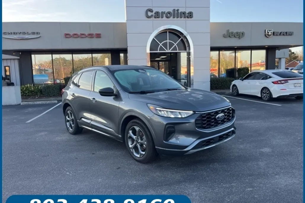 2023 Ford Escape ST-Line photo 1