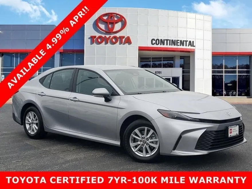2025 Toyota Camry LE photo 1