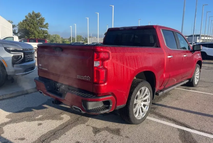 2021 Chevrolet Silverado 1500 High Country photo 1