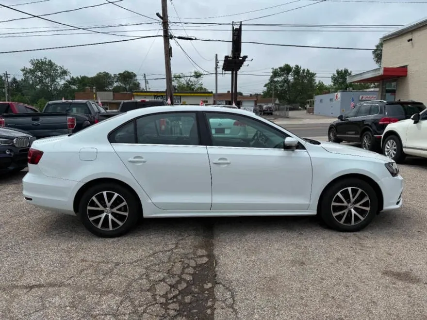 2018 Volkswagen Jetta 1.4T SE photo 1