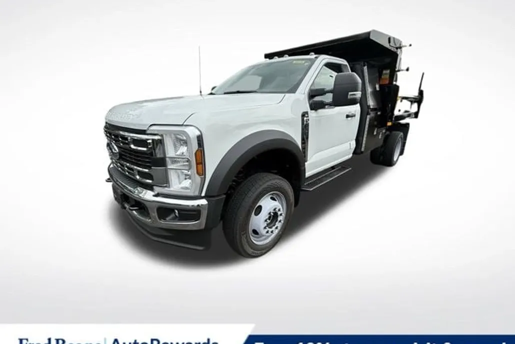 2025 Ford F-550 XL photo 1