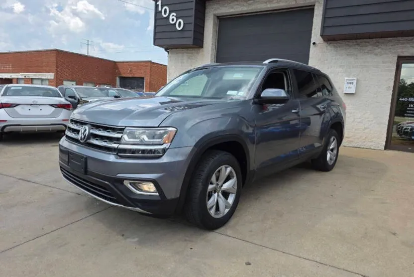 2018 Volkswagen Atlas SE photo 1