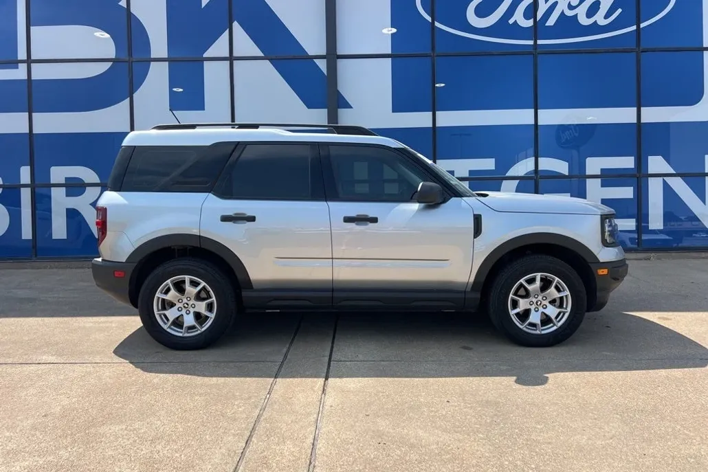 2023 Ford Bronco Sport Base photo 1