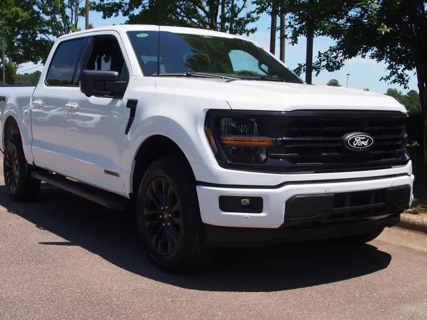 2025 Ford F-150 XLT photo 1