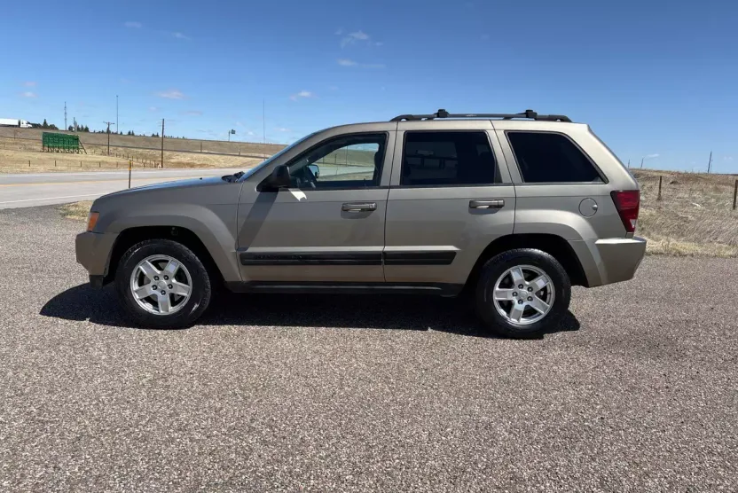 2006 Jeep Grand Cherokee Laredo photo 1
