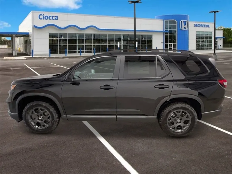 2025 Honda Pilot TrailSport photo 1