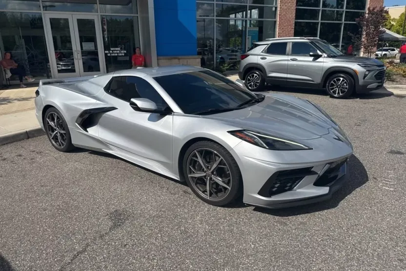 2020 Chevrolet Corvette Stingray 3LT photo 1