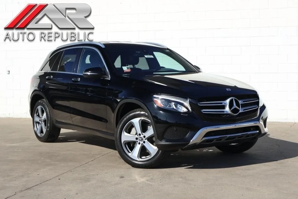 2019 Mercedes Benz GLC 300 photo 1