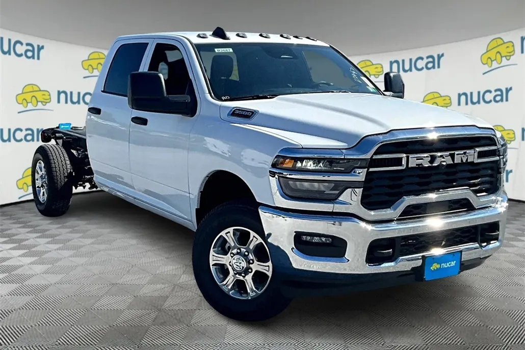 2025 Ram 3500 Tradesman photo 1