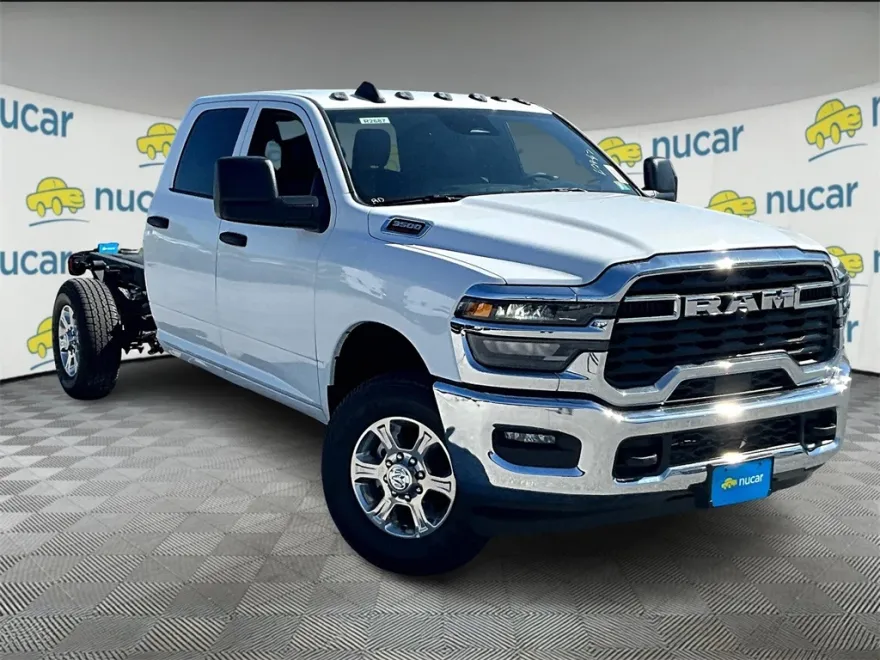 2025 Ram 3500 Tradesman photo 1