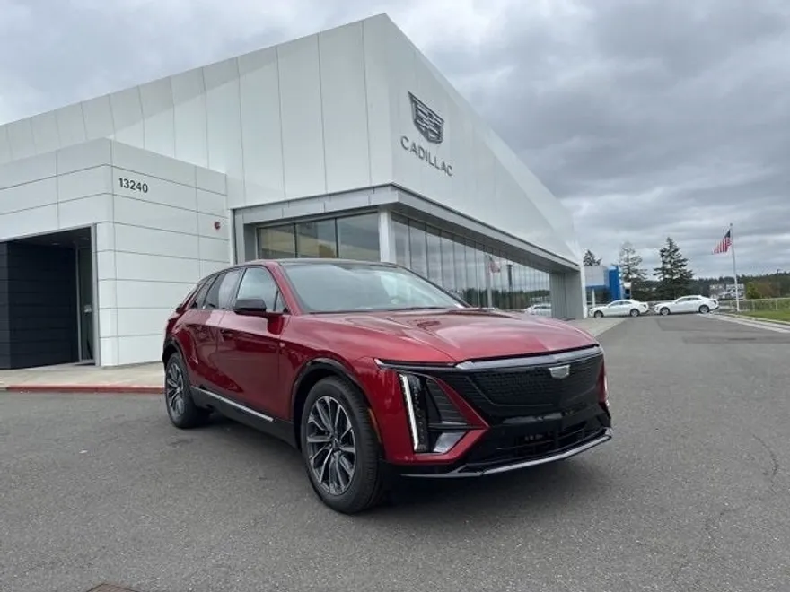 2025 Cadillac Lyriq Sport photo 1