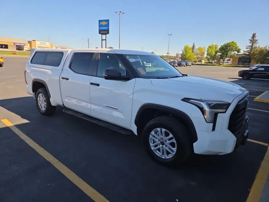 2024 Toyota Tundra SR5 photo 1