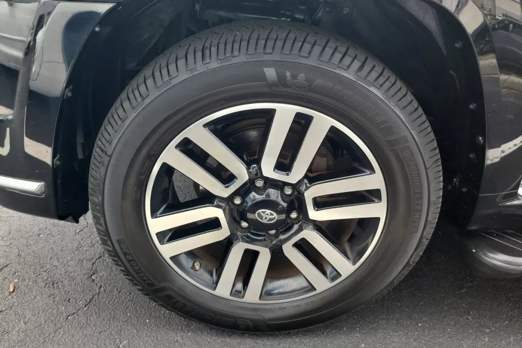2019 Toyota 4Runner Base photo 1