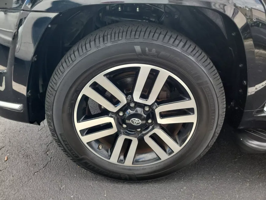 2019 Toyota 4Runner Base photo 1