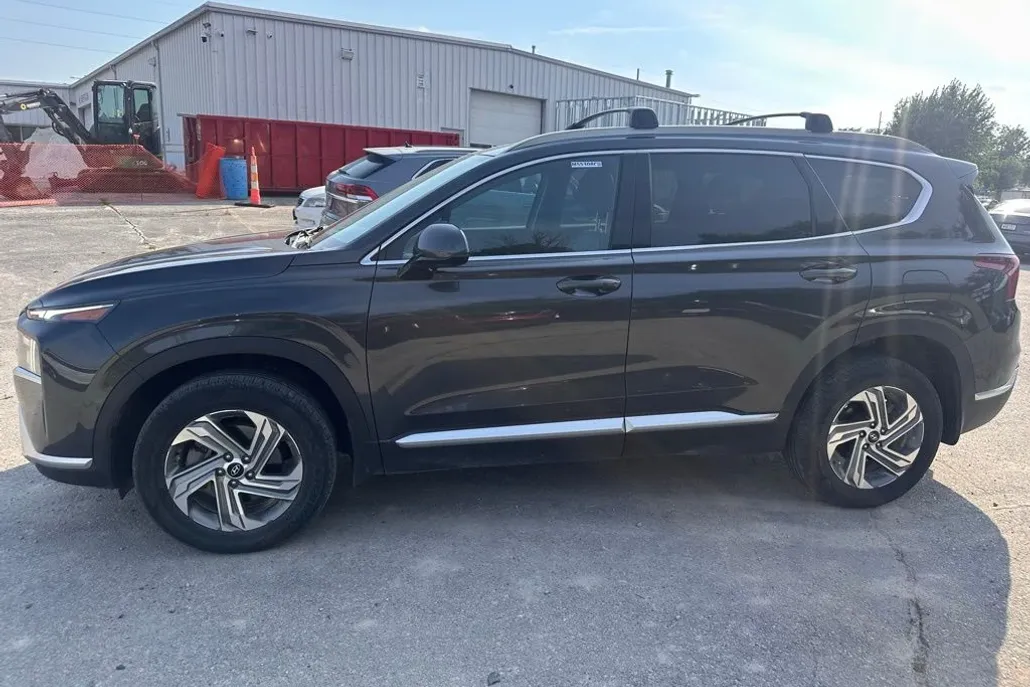 2022 Hyundai Santa Fe SEL photo 1