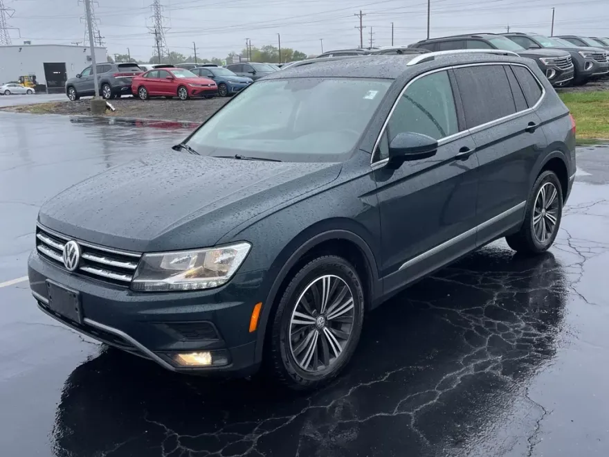 2018 Volkswagen Tiguan SEL photo 1
