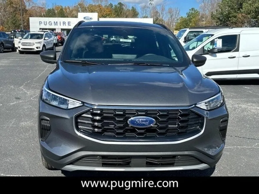 2025 Ford Escape ST-Line photo 1