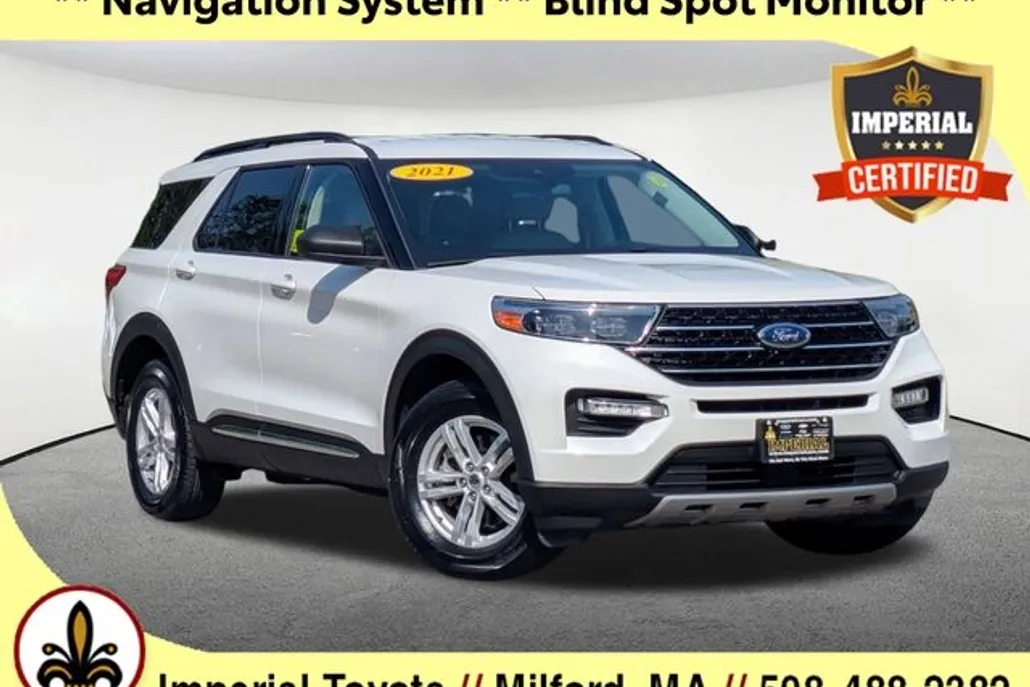 2021 Ford Explorer XLT photo 1