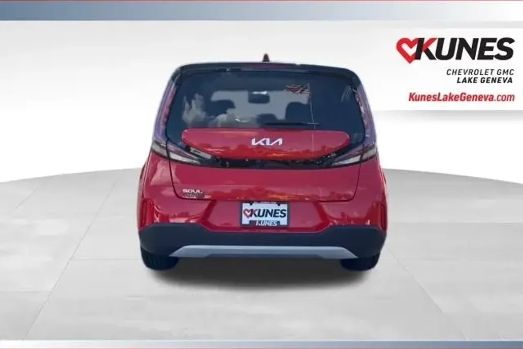 2023 Kia Soul LX photo 1