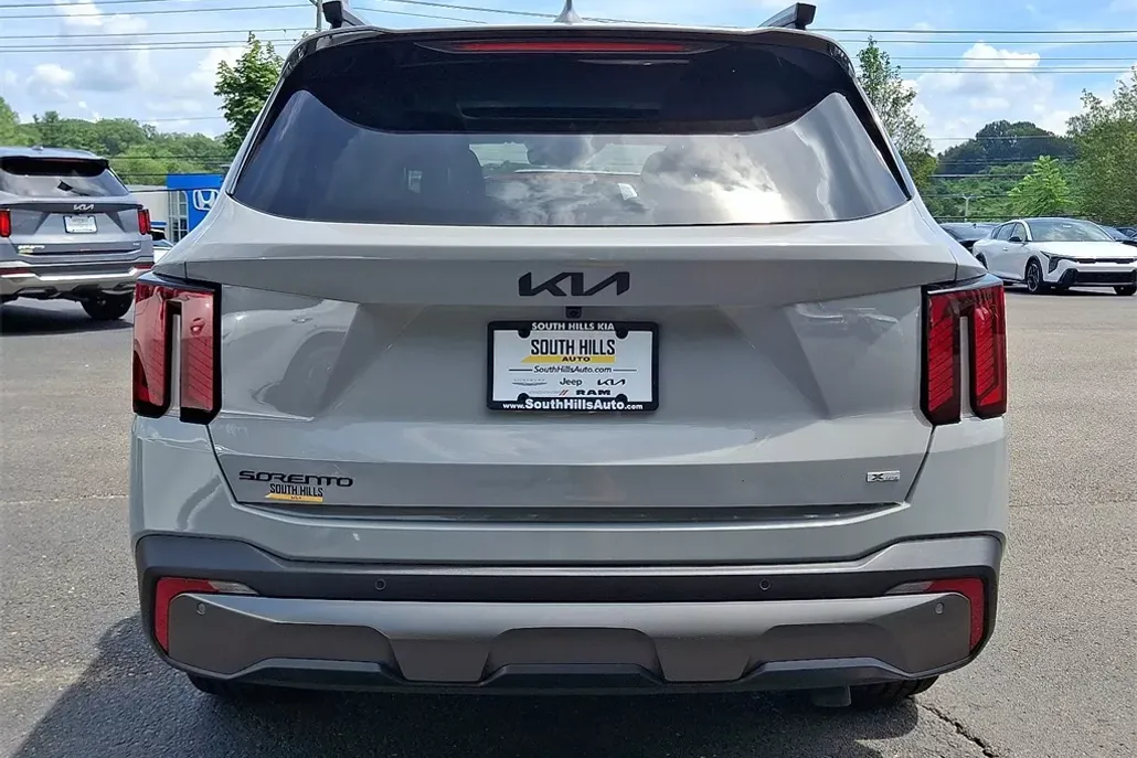 2025 Kia Sorento X-Line SX photo 1