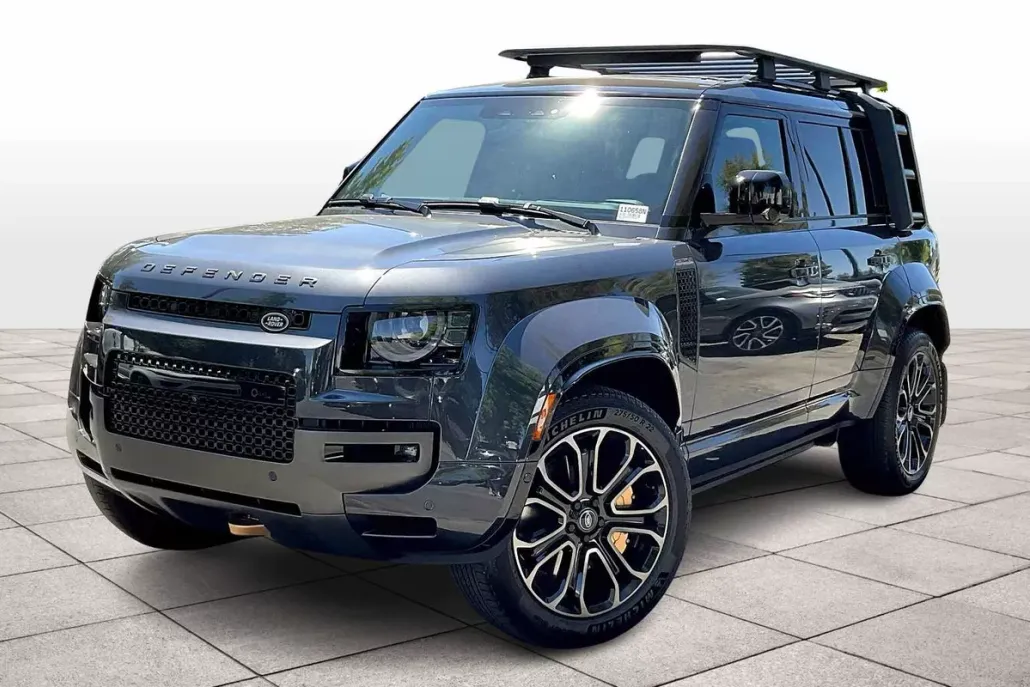 2025 Land Rover Defender 110 photo 1