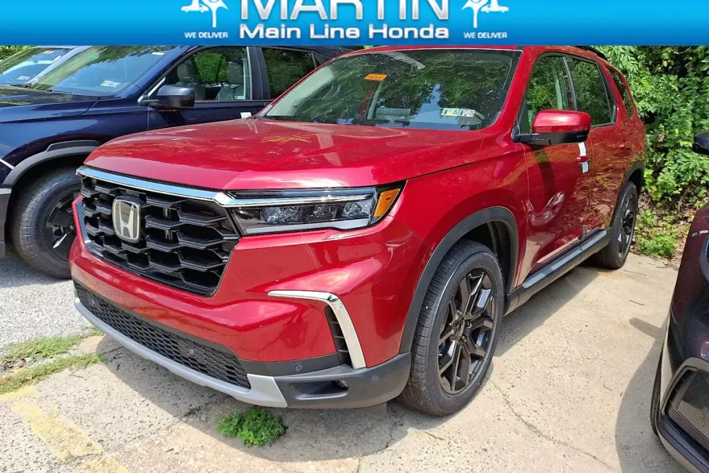 2025 Honda Pilot Touring photo 1