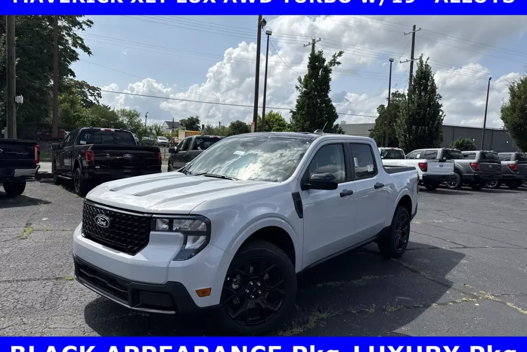 2025 Ford Maverick XLT photo 1