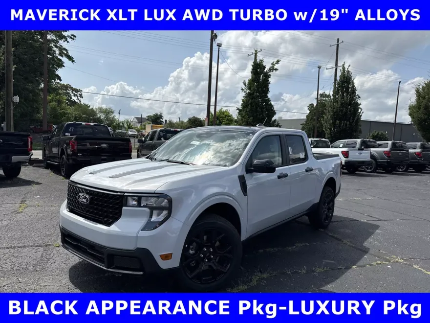 2025 Ford Maverick XLT photo 1