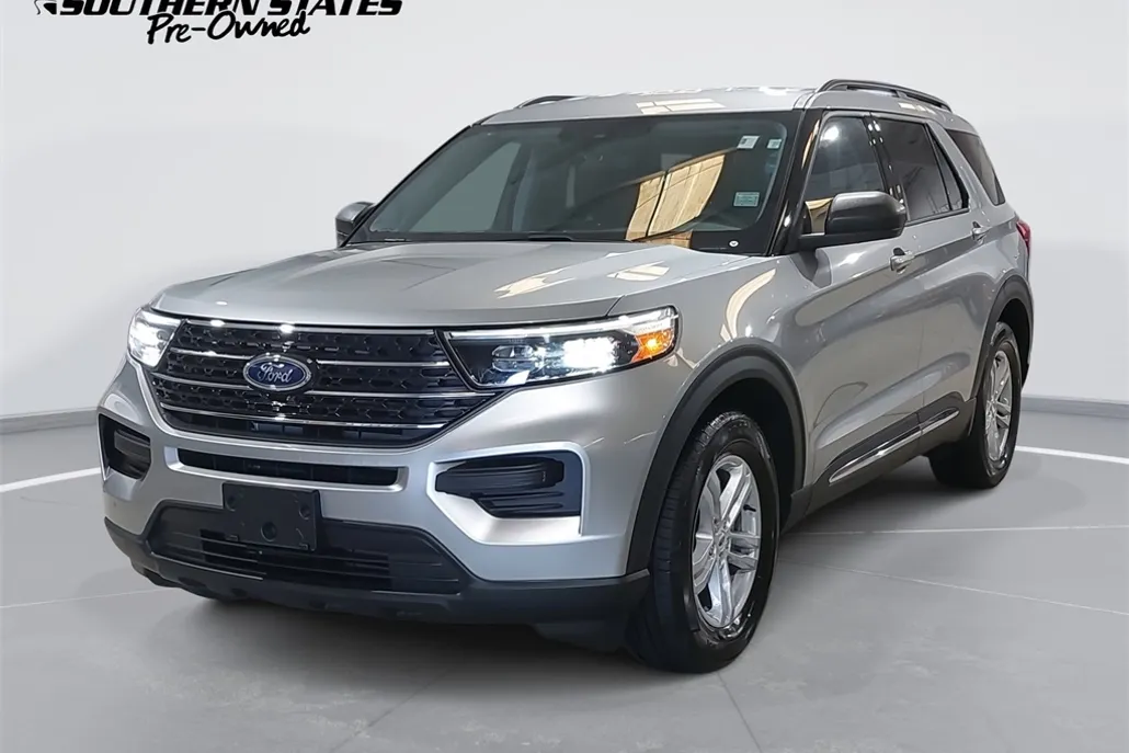 2024 Ford Explorer XLT photo 1