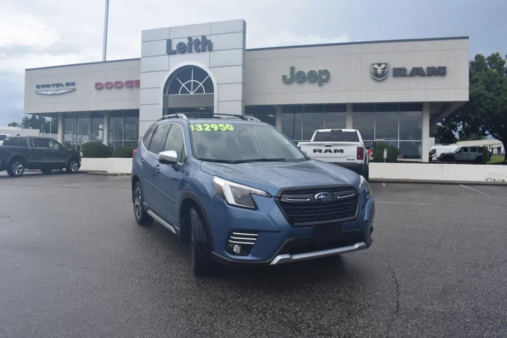 2022 Subaru Forester Touring photo 1