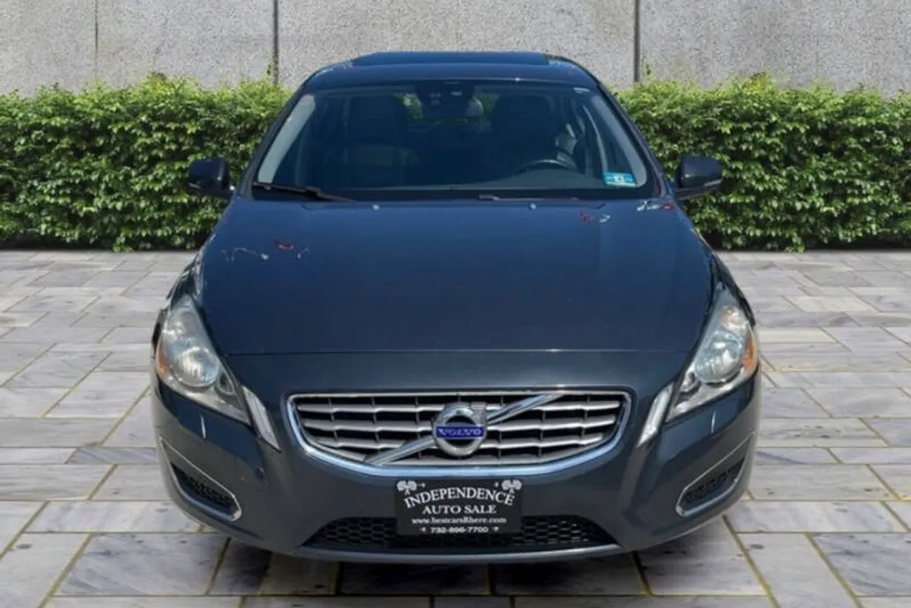 2012 Volvo S60 T5 photo 1