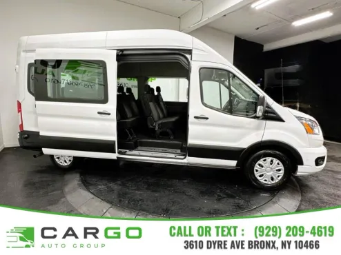 2020 Ford Transit Passenger XLT photo 4