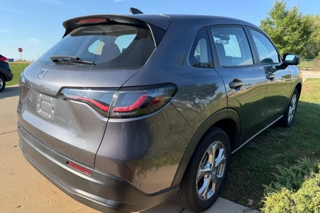 2023 Honda HR-V LX photo 1