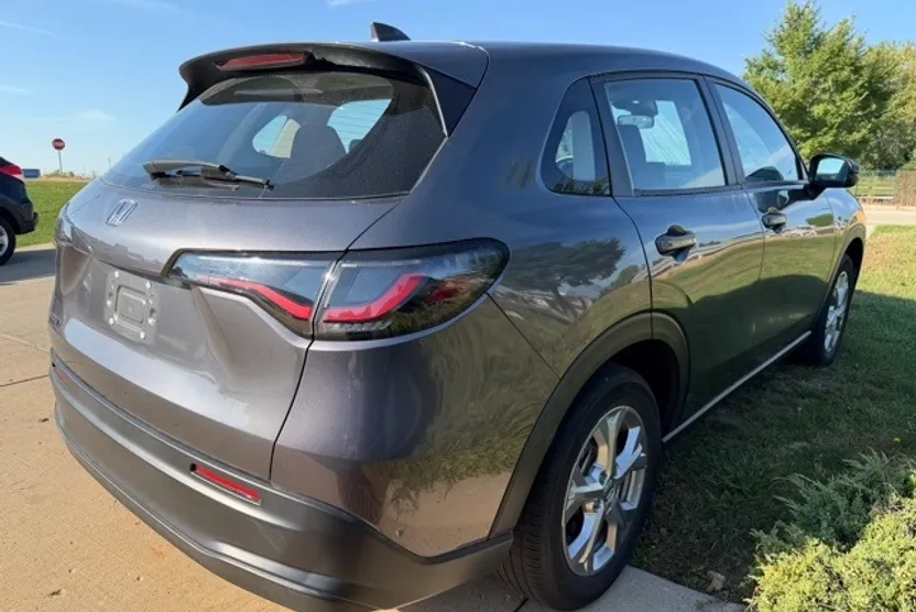 2023 Honda HR-V LX photo 1