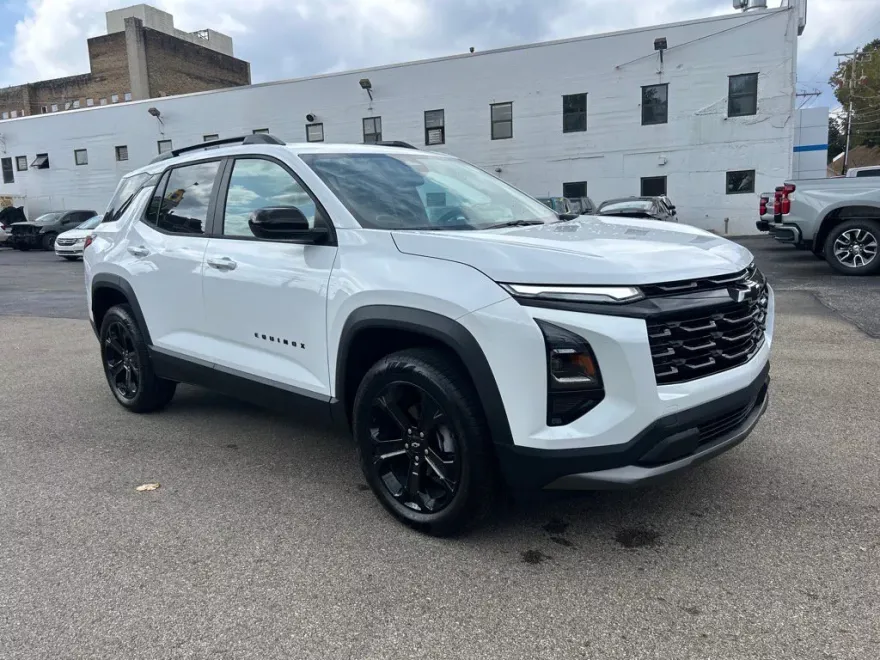 2026 Chevrolet Equinox LT photo 1