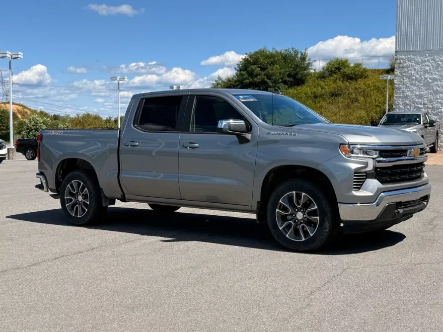 2023 Chevrolet Silverado 1500 LT photo 1
