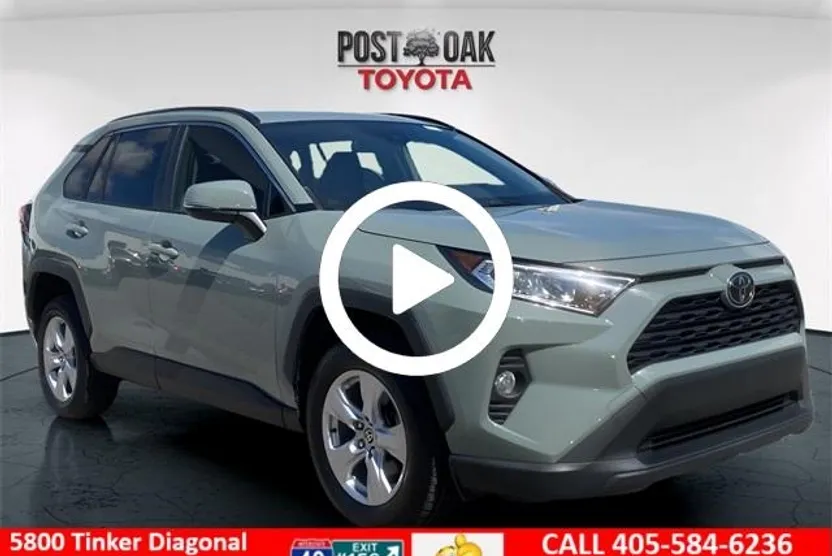 2021 Toyota RAV4 XLE photo 1