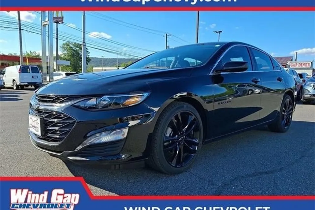 2024 Chevrolet Malibu 1LT photo 1