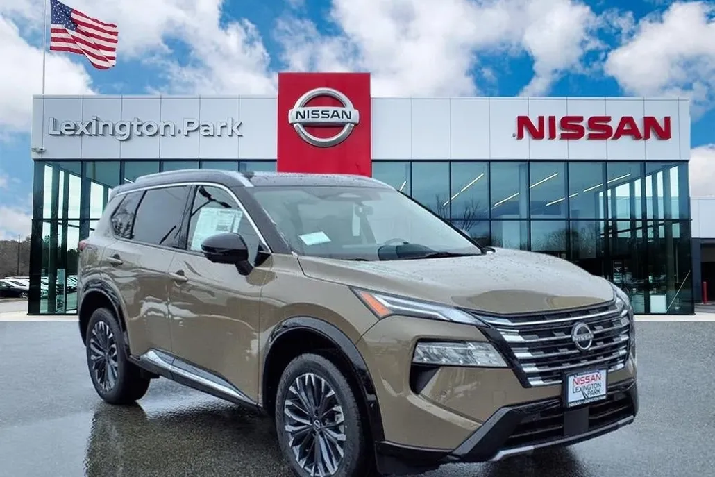 2025 Nissan Rogue AWD Platinum photo 1