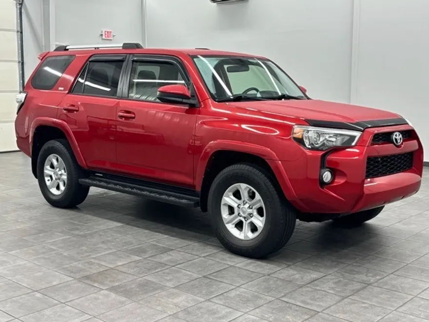 2019 Toyota 4Runner SR5 photo 1