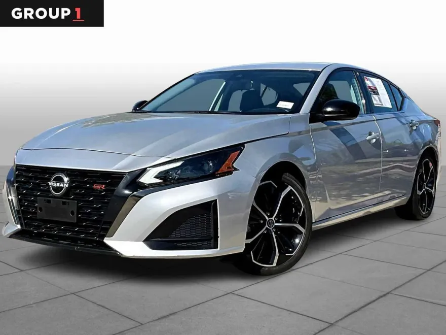 2024 Nissan Altima 2.5 SR photo 1