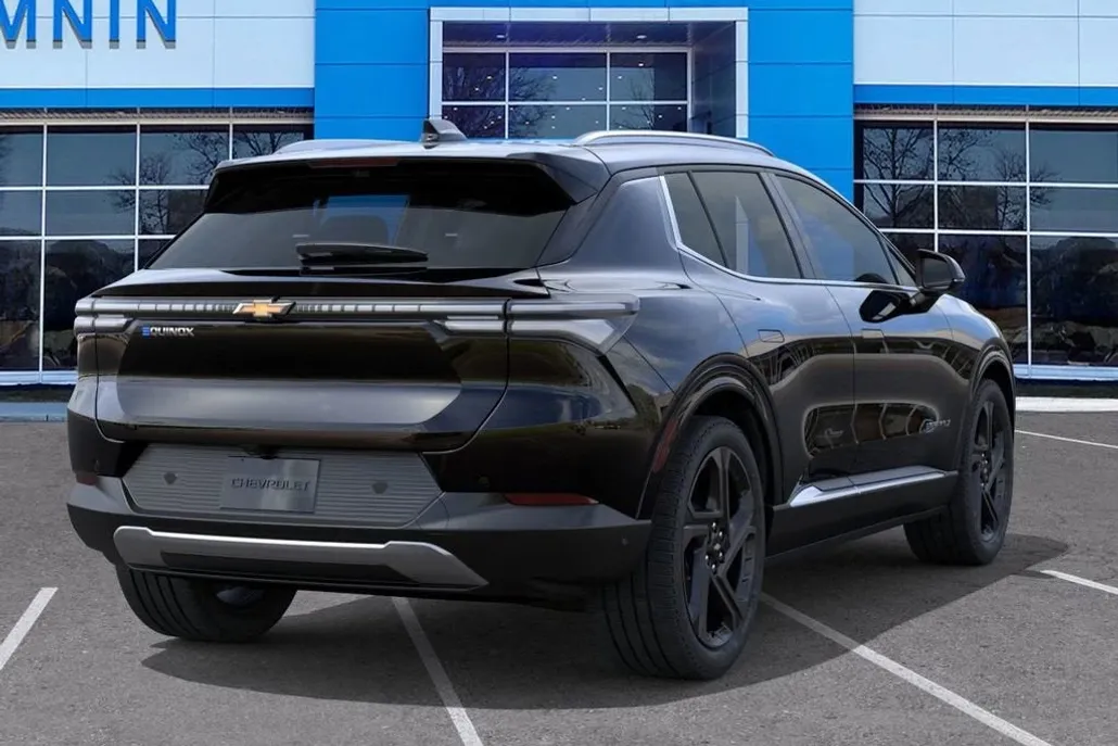 2025 Chevrolet Equinox LT photo 1