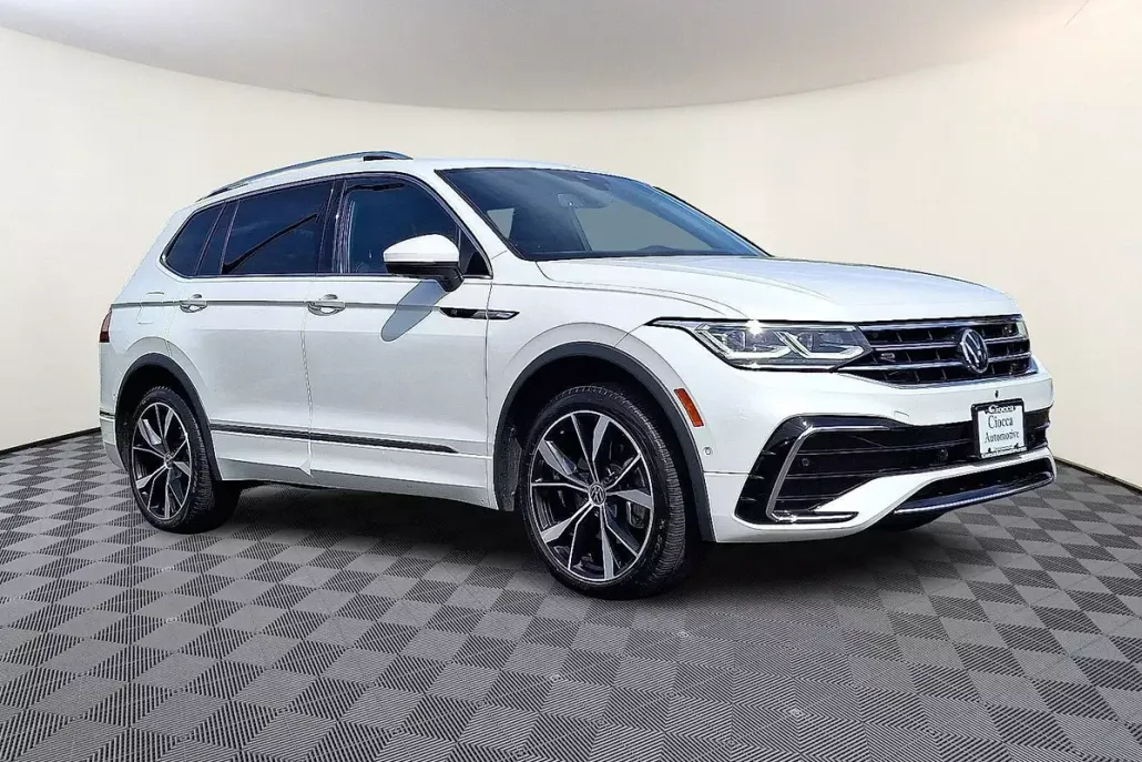 2022 Volkswagen Tiguan SEL Premium R-Line photo 1
