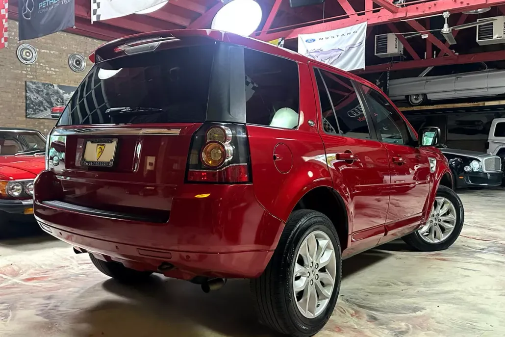 2013 Land Rover LR2 HSE photo 1